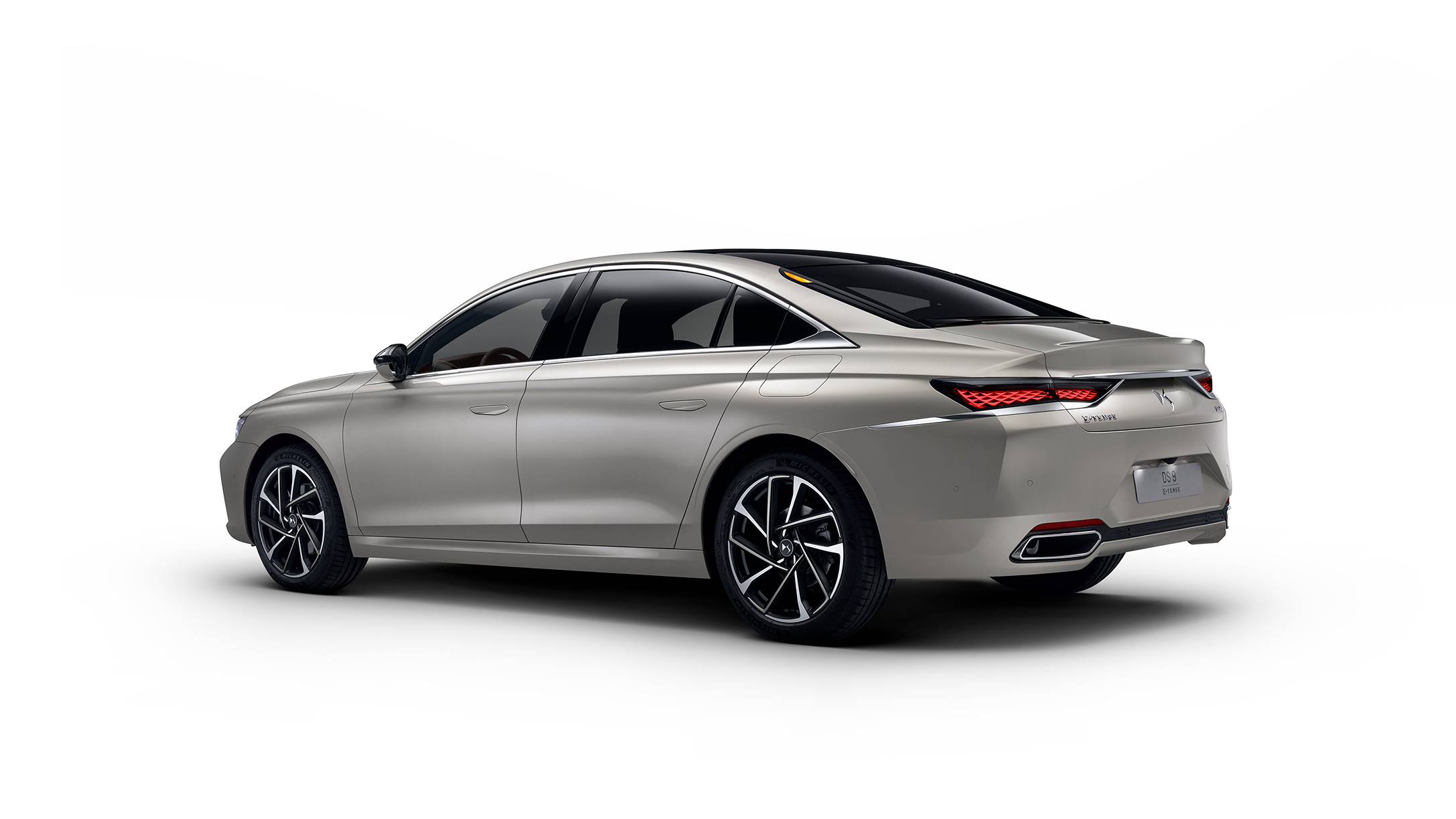 DS9, grå, bakifrån